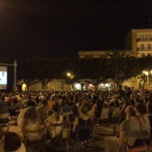 cinema-in-piazza1-300x225 (1)