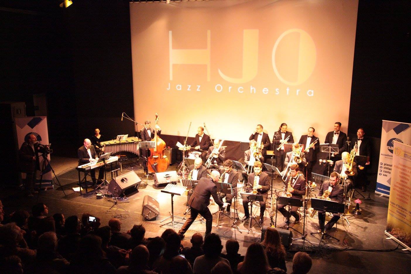 Al Sangiorgi un nuovo sold out per l’HJO Jazz Orchestra