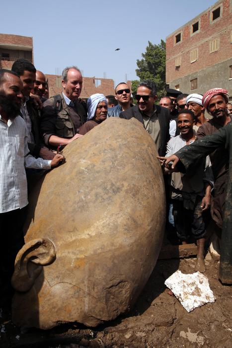 Royal statues unearthed in Cairo