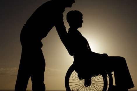 INTERVENTI PER LE DISABILITA’ GRAVI:SI ALLA LIBERTA’ DI SCELTA, NO AI TRASFERIMENTI DIRETTI IN DENARO. SI APPLICHI LA L.502/92