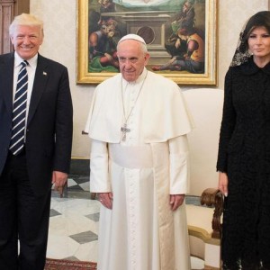 epa05985806 A handout picture provided by the Vatican newspaper L'Osservatore Romano shows Pope Francis (C) posing with US President Donald J. Trump (L) and US First Lady Melania Trump (R) on the occasion of their private audience, at the Vatican, 24 May 2017. Trump is at the Vaican and in Italy on a two day visit, ahead of his participation in a NATO summit in Brussels on 25 May.  EPA/OSSERVATORE ROMANO/HANDOUT  HANDOUT EDITORIAL USE ONLY/NO SALES