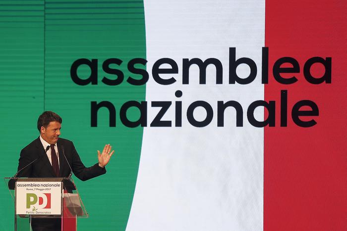 Matteo Renzi durante l'Assemblea Nazionale del Partito Democratico al Marriot Park Hotel, Roma, 7 maggio 2017. ANSA/RICCARDO ANTIMIANI