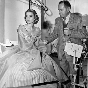 Grace Kelly e Clarence Sinclair Bull negli studios della Metro-Goldwyn-Mayer, a Culver City, fotografati da Virgil Apger, 1956