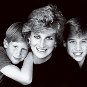 la-principessa-diana-con-i-suoi-due-figli-harry-e-william-201537