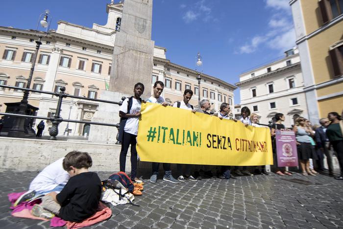 Il sit-in a Montecitorio a favore del IUS SOLI 12 settembre 2017 a Roma.
ANSA/MASSIMO PERCOSSI