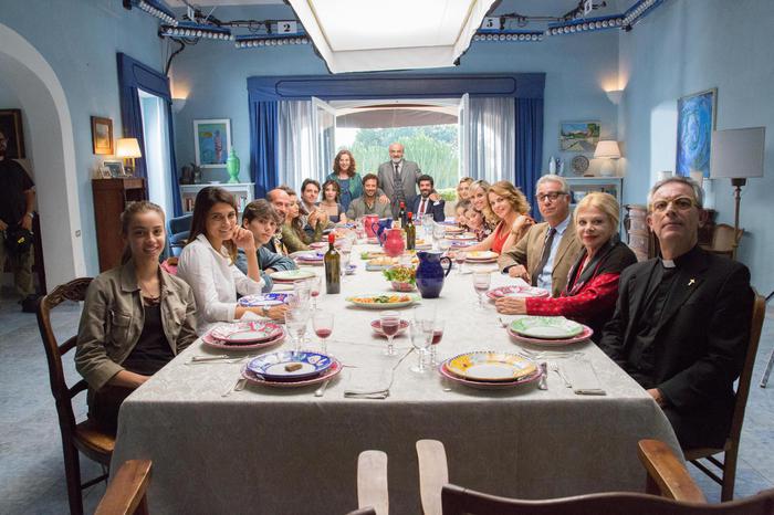 Cinema, Muccino ritorna in un set tutto italiano con “A casa tutti bene”