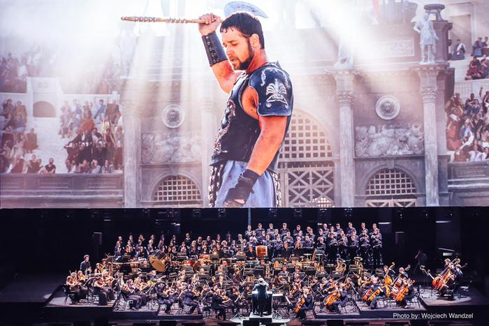 Russell Crowe al Colosseo per Il Gladiatore Live