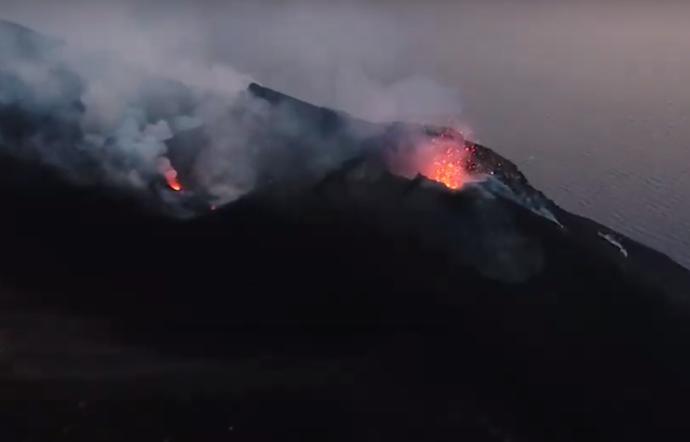 1546790634752.jpg--sullo_stromboli_neve_e_lapilli__vulcano_continua_a__scoppiettare_