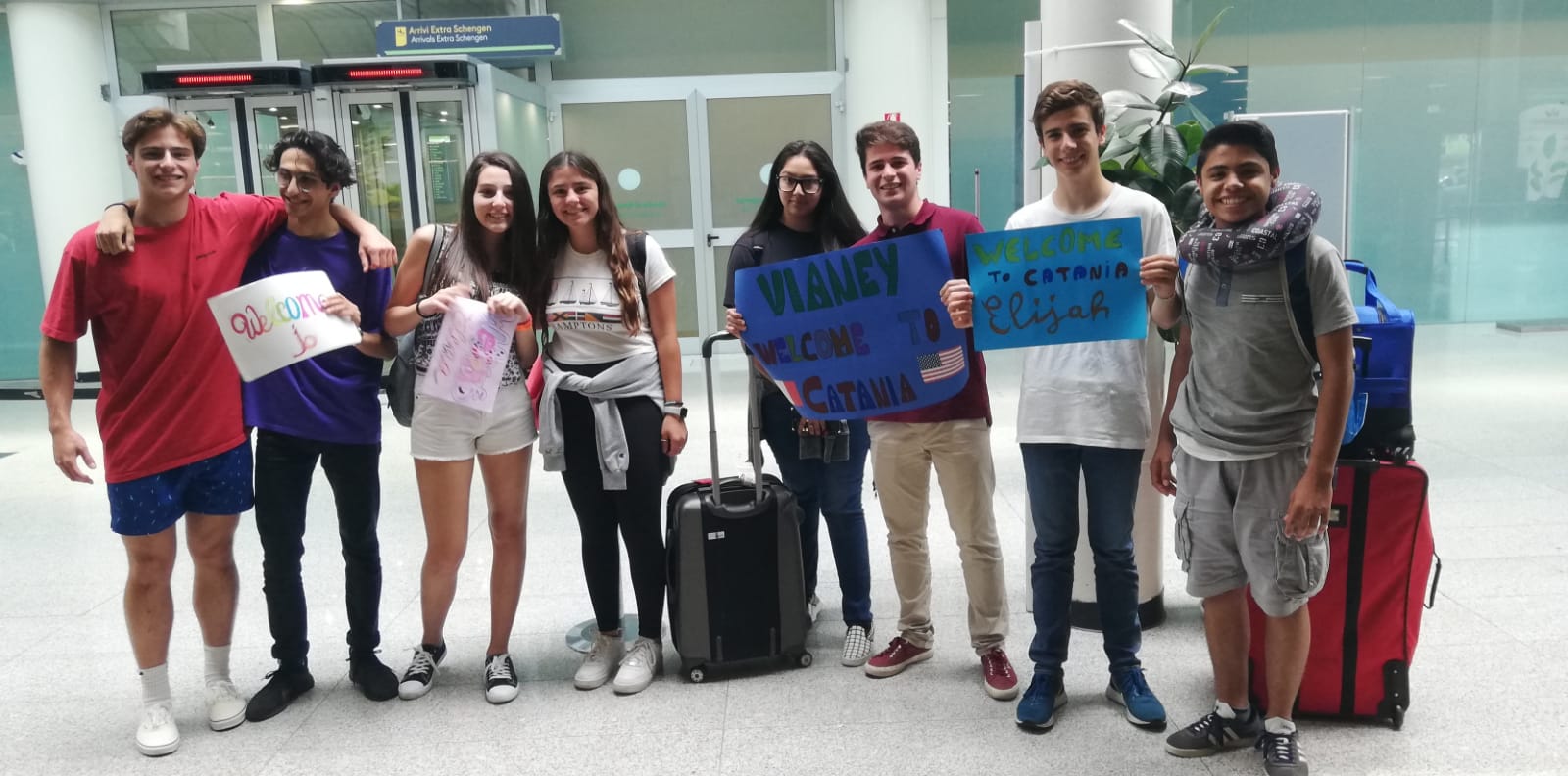 i giovani ambasciatori in aeroporto