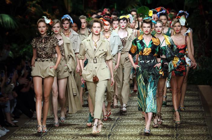 Models present creations by Dolce&Gabbana during the Milan Fashion Week, in Milan, Italy, 22 September  2019. The Spring-Summer  2020 Women's collections are presented at the Milano Moda Donna from 17 to 23 September  2019. 
ANSA / MATTEO BAZZI