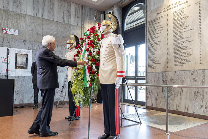 Mattarella alla stazione di Bologna ricorda le vittime del 2 agosto e di Ustica